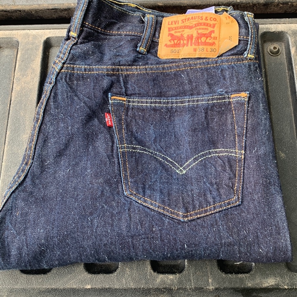 Men Levi Jean size 38x30 style 501
